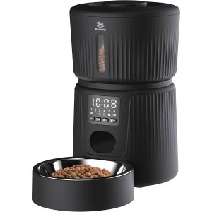 Automatic cat feeder